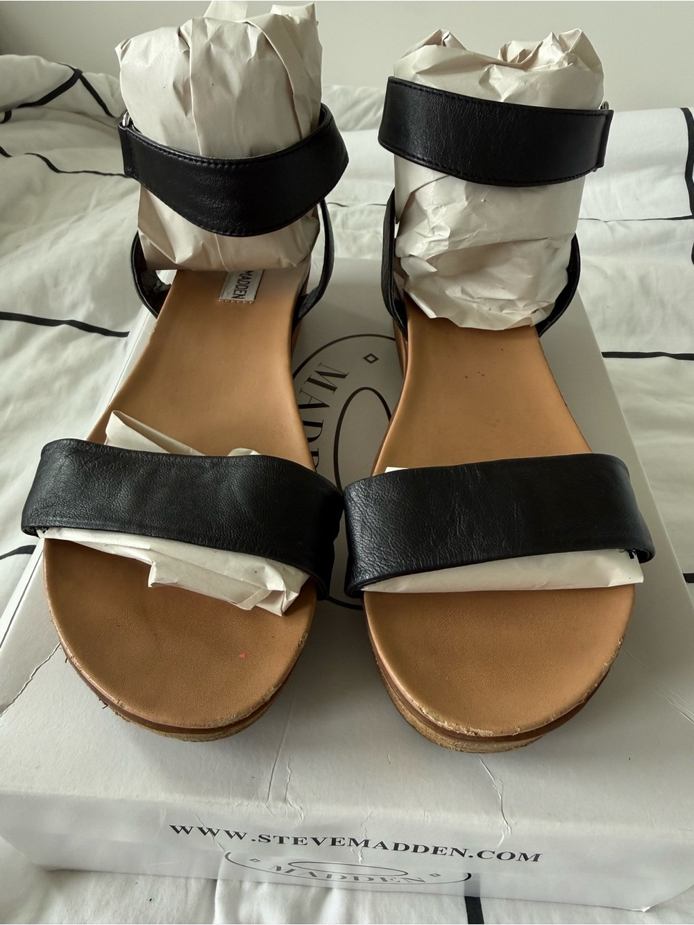 Steve Madden Black Leather Ankle-Strap flat platform Sandals